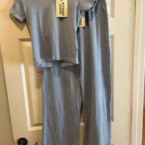 Daily Drills Tee and Pants Set in Mist